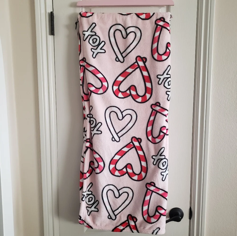 Betsey Johnson Christmas Candy Cane Hearts XOXO Pink Throw Blanket 50
